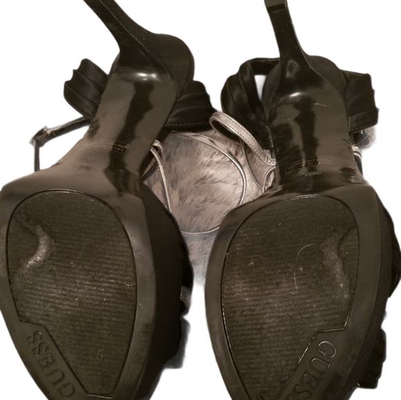 SOLD! GUESS Peep Toe Silver Blk stilletto 9 1/2 - Picture 7 of 7